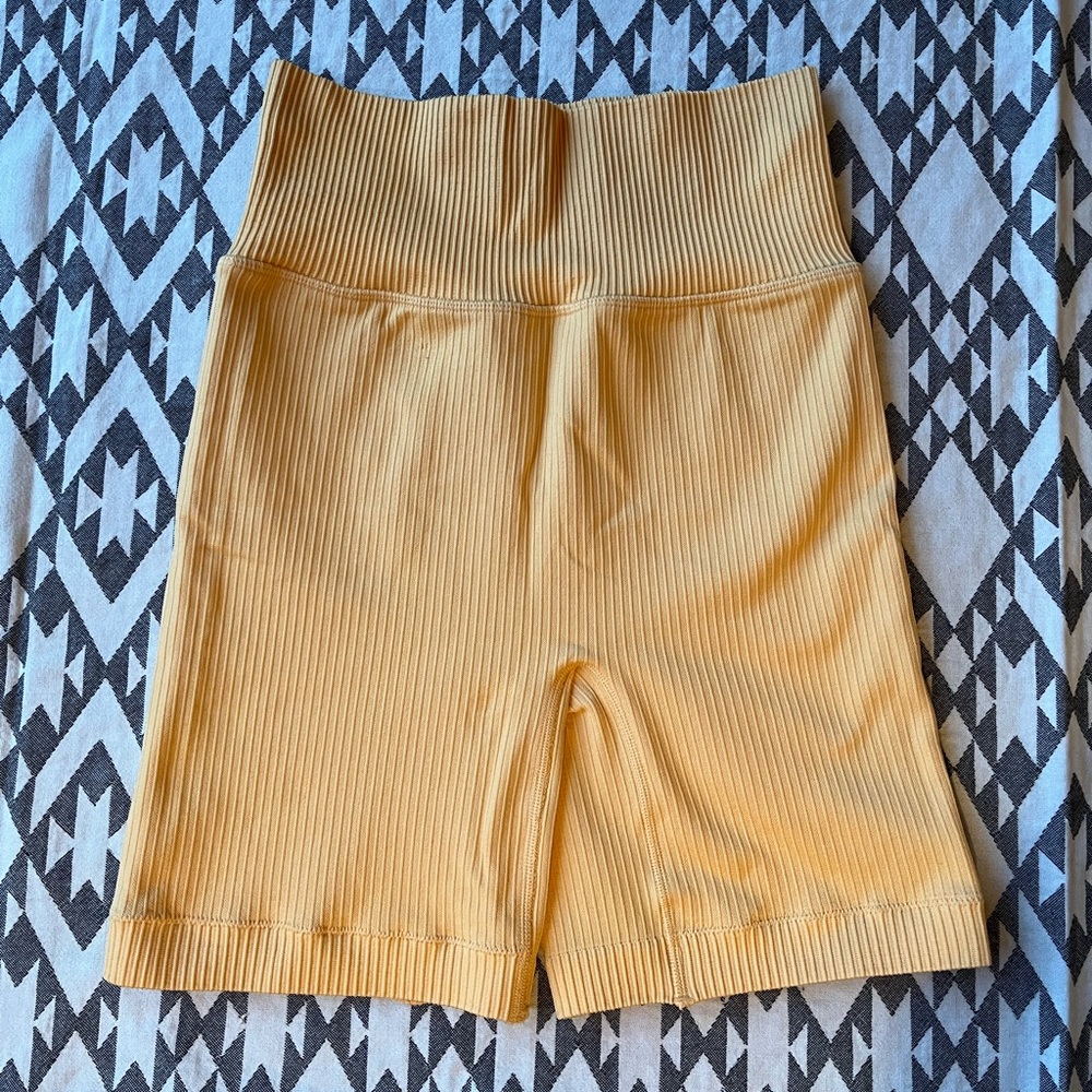 White Fox Boutique Boardwalk Seamless Bike Shorts in Mango size Small